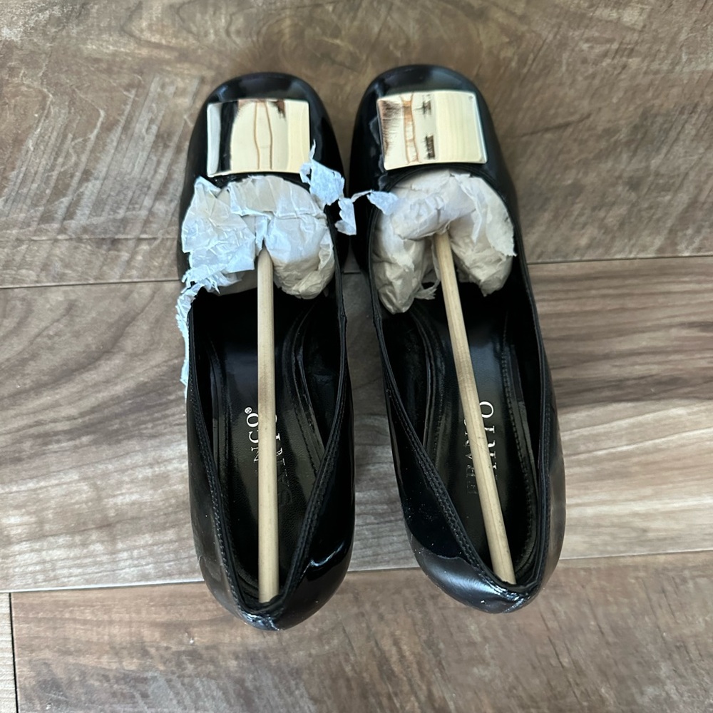 Franco Sarto Black Pumps with Silver Accent - Picture 8 of 8